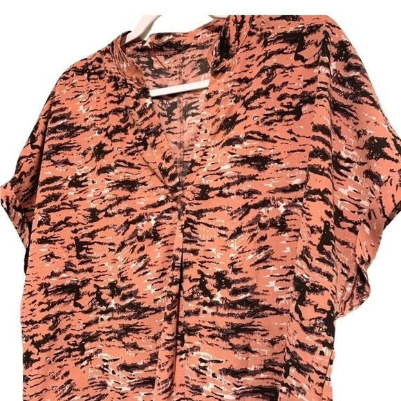 Stylish Women's Top in Black and Orange - Picture 2 of 6